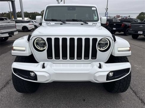 Used 2020 Jeep Wrangler Unlimited Sahara image 2