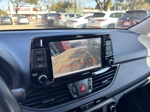 Used 2018 Hyundai Elantra GT w/ Style Package 02 image 30