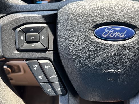 Used 2020 Ford F150 XLT w/ Trailer Tow Package RWD image 14