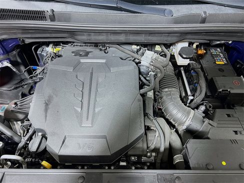 Used 2022 Kia Carnival LX image 28