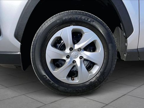 Certified 2021 Toyota RAV4 LE w/ Carpet Mat Package (TMS) image 10