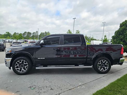 Used 2025 RAM 1500 Laramie AWD/4WD image 4