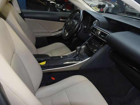 Used 2018 Lexus IS 300 AWD image 25