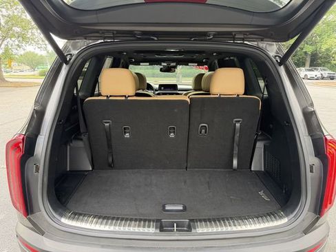 Certified 2022 Kia Telluride SX w/ Towing Package FWD image 47