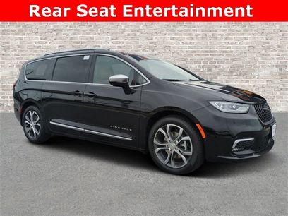 New 2026 Chrysler Pacifica Pinnacle w/ Trailer Tow Group