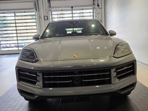 Used 2024 Porsche Cayenne S image 10