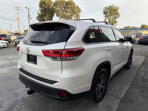 Used 2018 Toyota Highlander LE FWD image 5