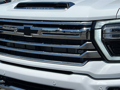 New 2026 Chevrolet Silverado 3500 High Country w/ High Country Premium Package AWD/4WD image 10