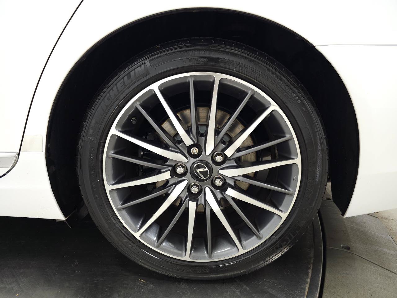 Used 2015 Lexus LS 460 AWD w/ F Sport Package image 4