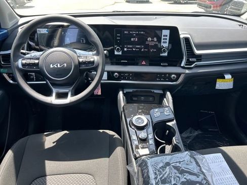 Certified 2024 Kia Sportage LX image 17
