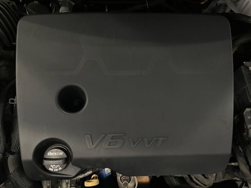Used 2020 Chevrolet Traverse LT w/ LT Premium Package AWD/4WD image 26