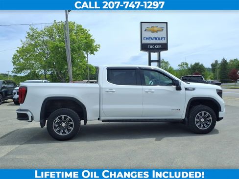 Used 2025 GMC Sierra 1500 AT4 w/ AT4 Premium Package AWD/4WD image 4