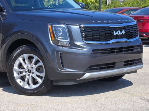 Used 2022 Kia Telluride LX image 3