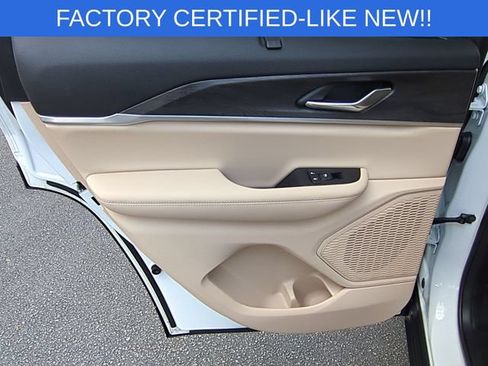 Certified 2025 Jeep Grand Cherokee Limited w/ Luxury Tech Group II RWD image 29