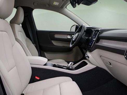 New 2026 Volvo XC40 B5 Plus w/ Protection Package Premier image 21