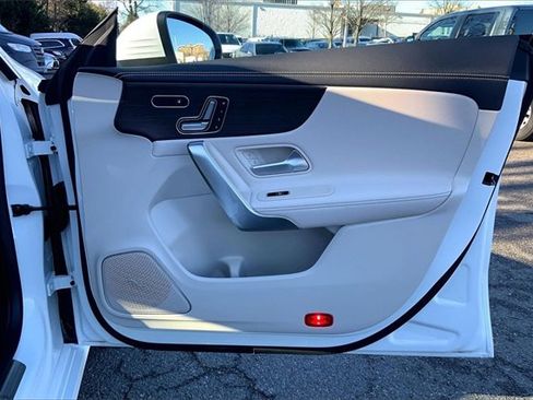 Used 2025 Mercedes-Benz CLA 250 4MATIC image 19