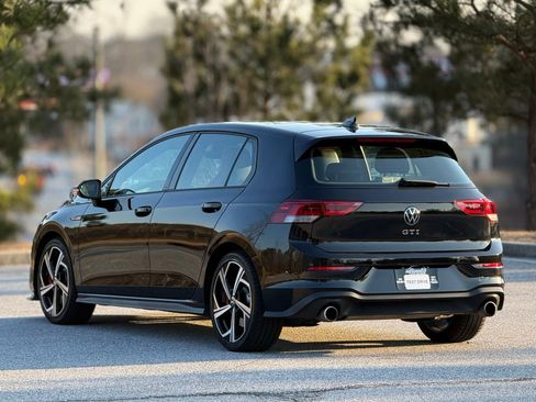 Used 2024 Volkswagen GTI SE w/ SE Leather Seats Package image 9