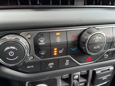 New 2026 Jeep Wrangler Moab image 4