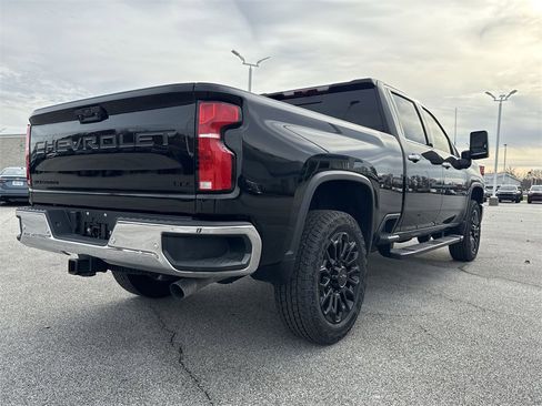 Used 2025 Chevrolet Silverado 2500 LTZ w/ LTZ Convenience Package image 8