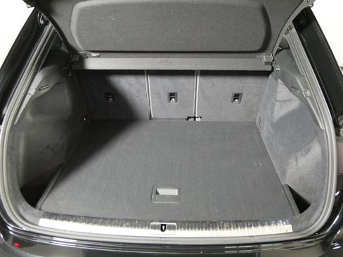 Used 2024 Audi Q3 2.0T Premium Plus image 18