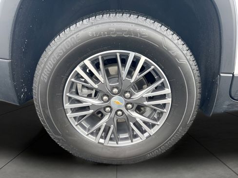 Used 2023 Chevrolet Traverse LT w/ Midnight/Sport Edition image 38