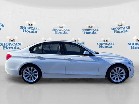 Used 2018 BMW 320i xDrive Sedan AWD/4WD image 9