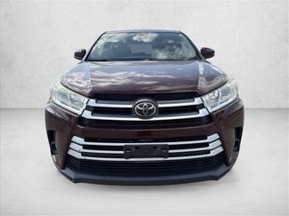 Used 2019 Toyota Highlander LE FWD video 2