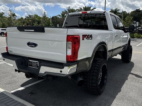 Used 2017 Ford F350 Lariat w/ Chrome Package image 4