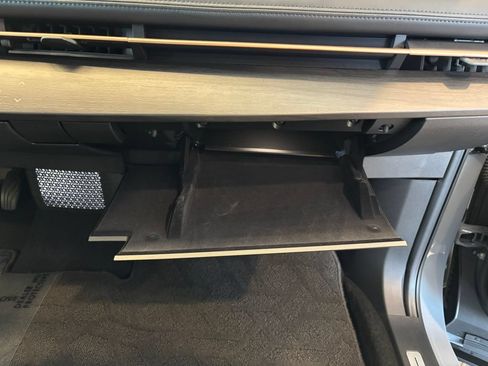 Certified 2025 Nissan Ariya AWD image 33