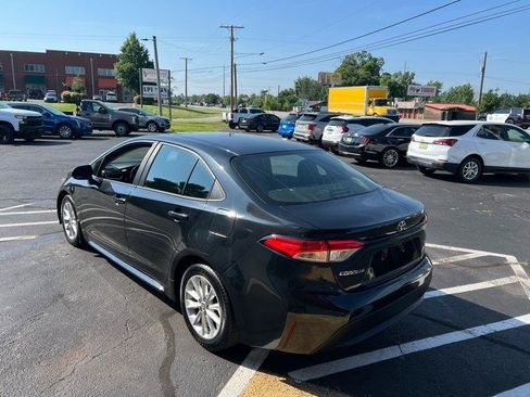 Used 2020 Toyota Corolla LE FWD image 4