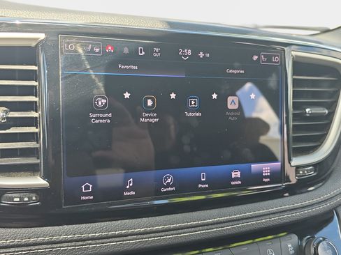 Used 2023 Chrysler Pacifica Touring-L w/ S Appearance Package FWD image 19