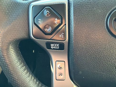 Used 2022 Toyota 4Runner SR5 AWD/4WD image 12