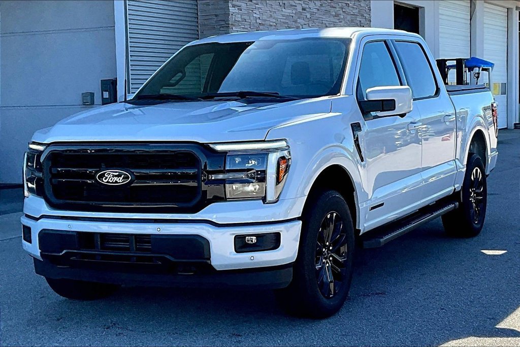 Used 2025 Ford F150 Lariat w/ Equipment Group 501A Mid AWD/4WD image 3