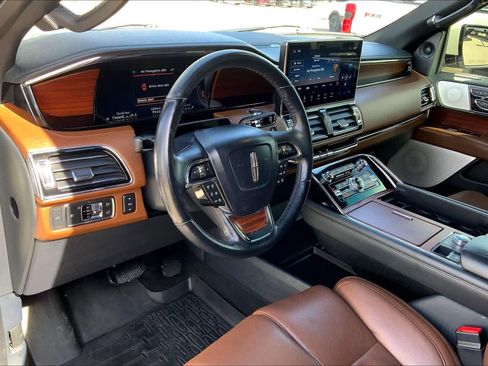 Certified 2022 Lincoln Navigator L Reserve image 18