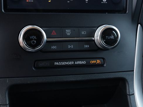 Used 2024 Ford Edge SEL image 11