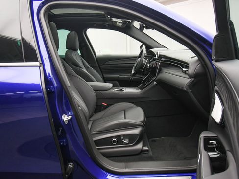 New 2025 Maserati Grecale GT image 42