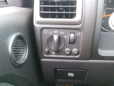 Used 2011 GMC Canyon SLE image 33