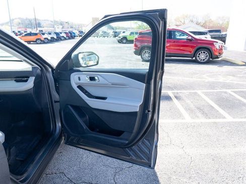 Used 2025 Ford Explorer Active w/ Active Comfort Package AWD/4WD image 13