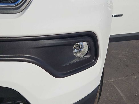 New 2026 Jeep Compass Latitude image 11