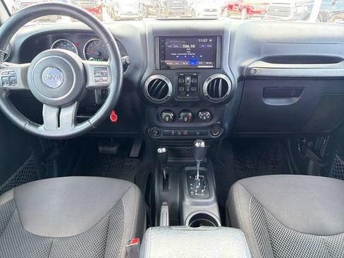Used 2017 Jeep Wrangler Unlimited Sport AWD/4WD image 9