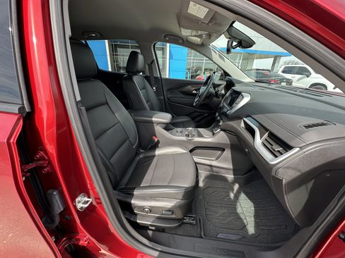 Used 2024 GMC Terrain SLT w/ Infotainment Package II AWD/4WD image 42