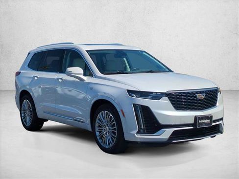 Used 2020 Cadillac XT6 Premium Luxury FWD image 3