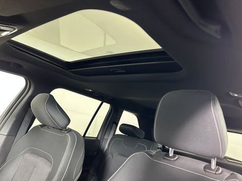 Used 2025 Jeep Grand Cherokee Laredo X image 13