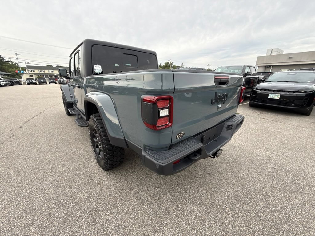 Certified 2025 Jeep Gladiator Sport AWD/4WD image 3