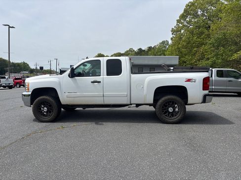 Used 2008 Chevrolet Silverado 2500 LT w/ 1LT Convenience Package image 3