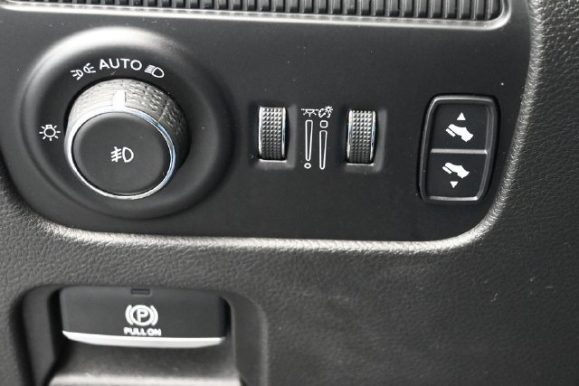 Used 2024 Jeep Wagoneer Series II AWD/4WD image 35