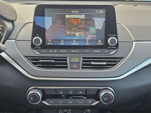 New 2025 Nissan Altima 2.5 SR image 12