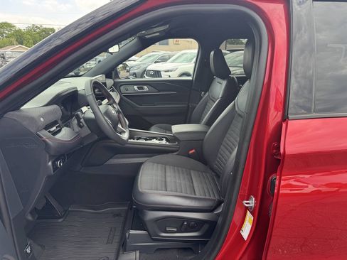 Used 2025 Ford Explorer ST-Line AWD/4WD image 7