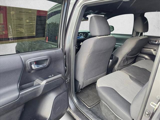 Used 2020 Toyota Tacoma TRD Off-Road w/ Technology Package AWD/4WD image 12