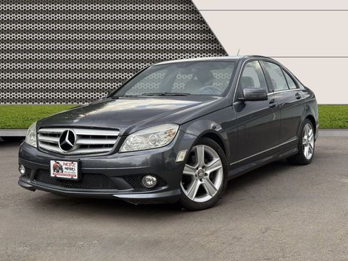 Used 2010 Mercedes-Benz C 300 4MATIC Sedan image 3